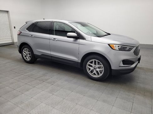 Used 2024 Ford Edge SEL image 11