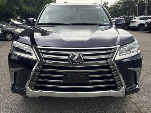 Used 2019 Lexus LX 570 4WD w/ Luxury Package image 8