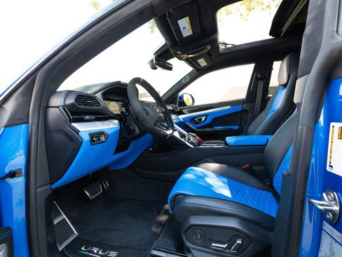 Used 2019 Lamborghini Urus AWD/4WD image 5