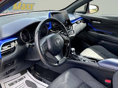 Used 2021 Toyota C-HR XLE FWD image 22