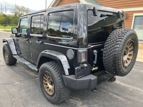 Used 2014 Jeep Wrangler Unlimited Sahara AWD/4WD image 6
