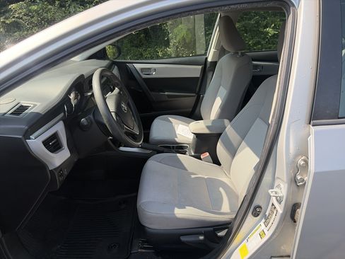 Used 2015 Toyota Corolla LE FWD image 15