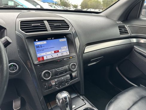 Used 2019 Ford Explorer XLT w/ Equipment Group 202A image 14