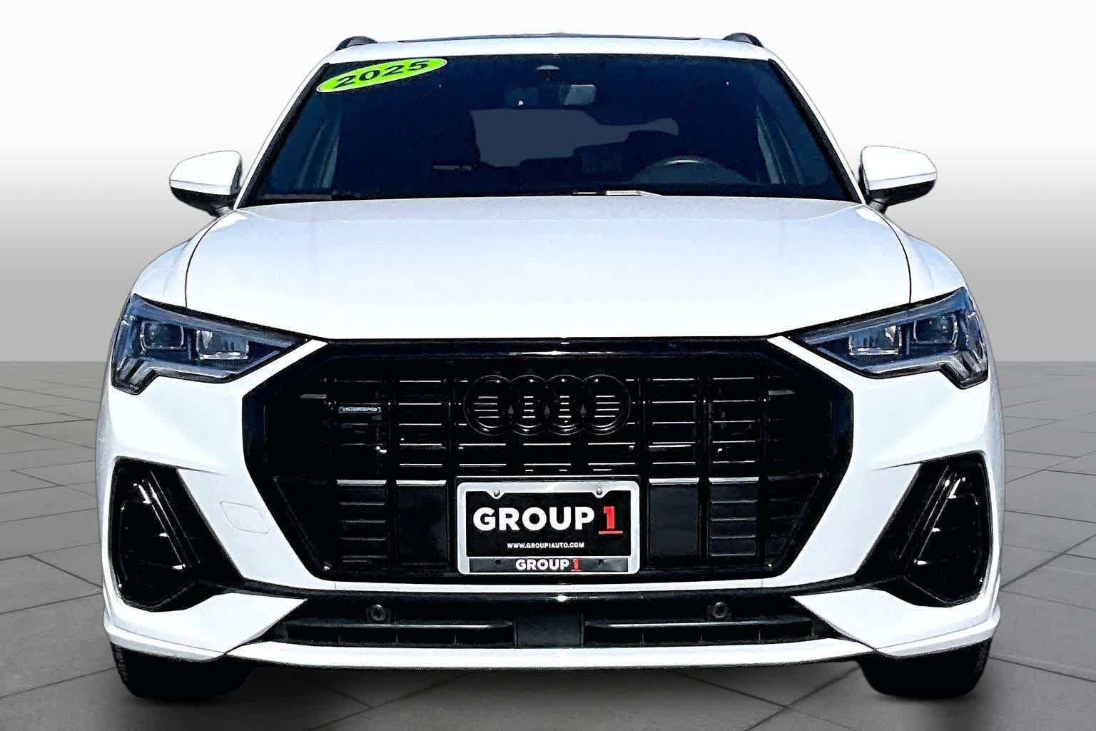 Used 2025 Audi Q3 2.0T Premium w/ Convenience Package AWD/4WD image 4
