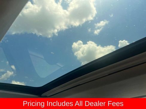 Used 2023 Nissan Sentra SR w/ SR Premium Package FWD image 12