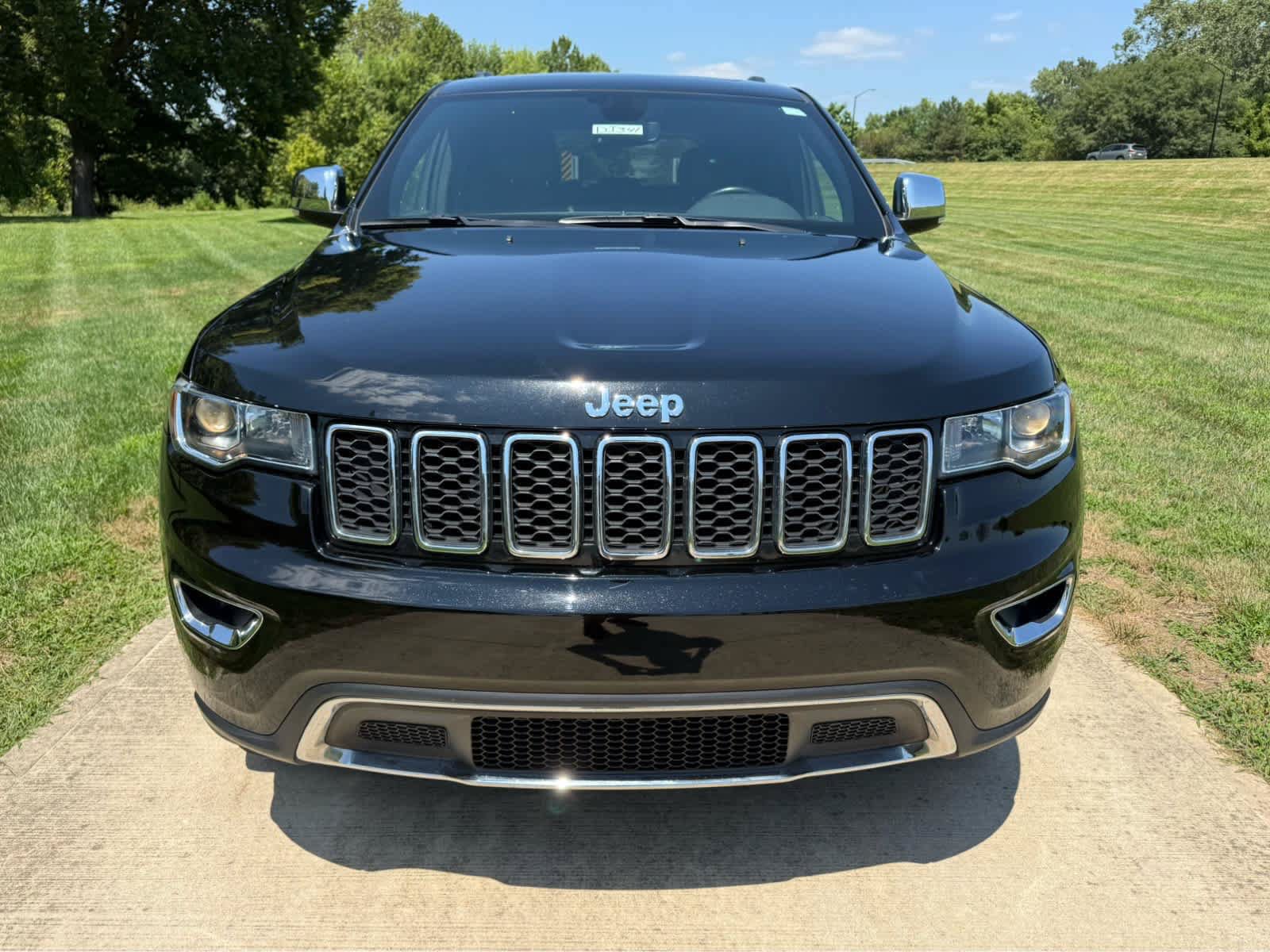 Used 2022 Jeep Grand Cherokee Limited AWD/4WD image 9