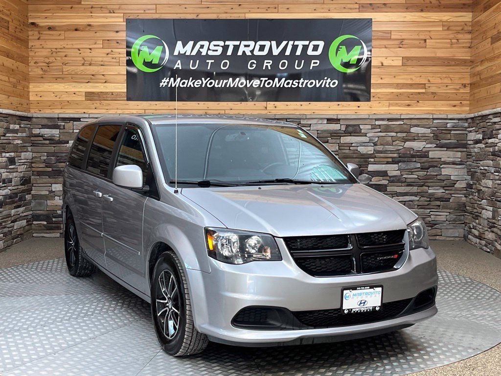 Used 2015 Dodge Grand Caravan SE FWD image 2
