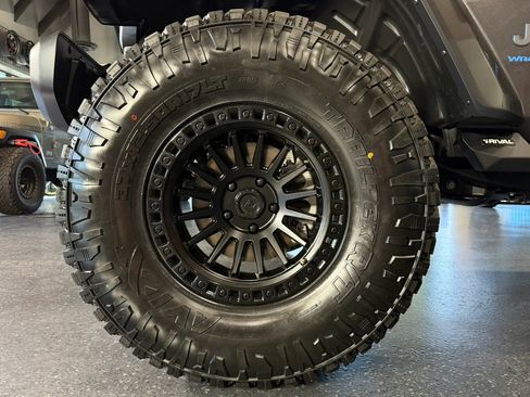 Used 2024 Jeep Wrangler Unlimited w/ Convenience Group image 22