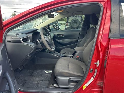 Used 2021 Toyota Corolla LE image 9
