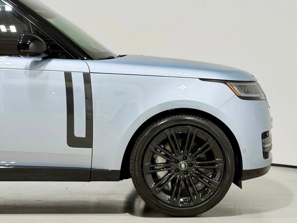 Used 2024 Land Rover Range Rover SE AWD/4WD image 18