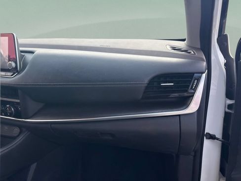 Used 2021 Nissan Rogue SL FWD image 25