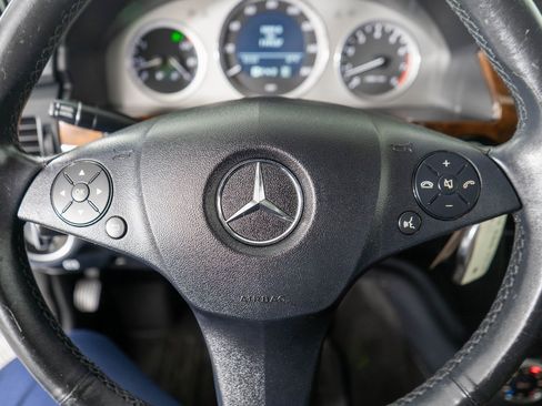 Used 2011 Mercedes-Benz GLK 350 4MATIC image 14
