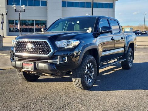 Used 2019 Toyota Tacoma TRD Off-Road AWD/4WD image 8