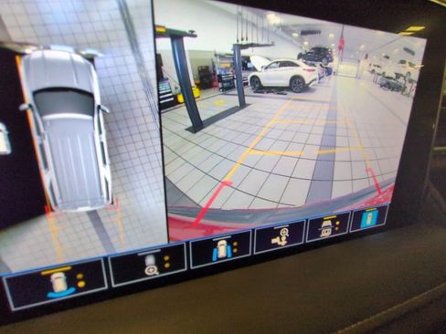 Used 2021 GMC Yukon SLT w/ SLT Luxury Plus Package image 7