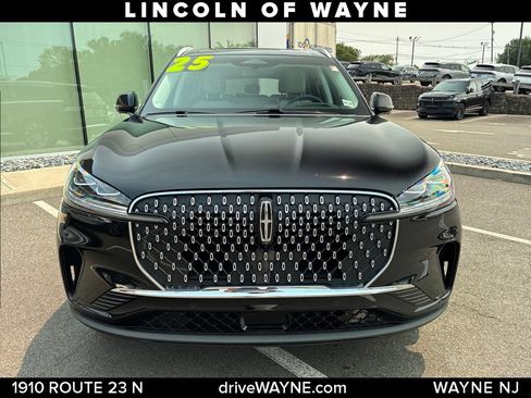 Certified 2025 Lincoln Aviator Reserve w/ Illumination Package AWD/4WD image 11
