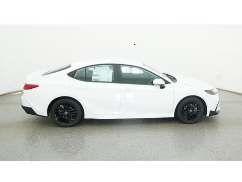 New 2026 Toyota Camry SE image 11