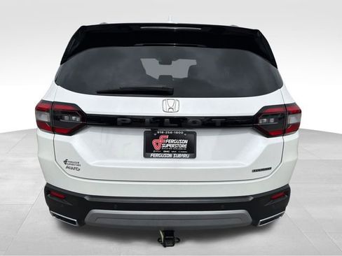 Used 2023 Honda Pilot Touring image 6