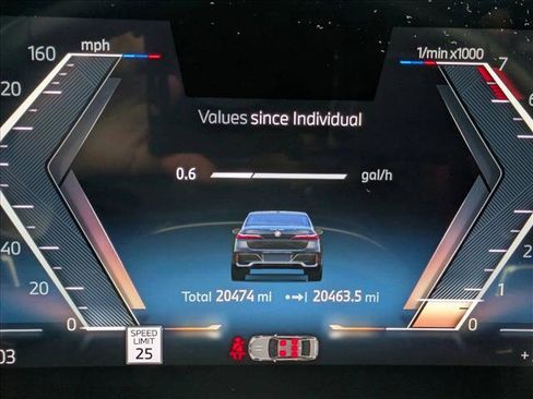 Used 2024 BMW 760i xDrive w/ Premium Package image 9