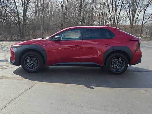 Used 2023 Subaru Solterra AWD image 4