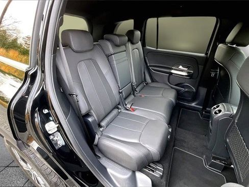 Used 2025 Mercedes-Benz GLB 250 4MATIC image 28