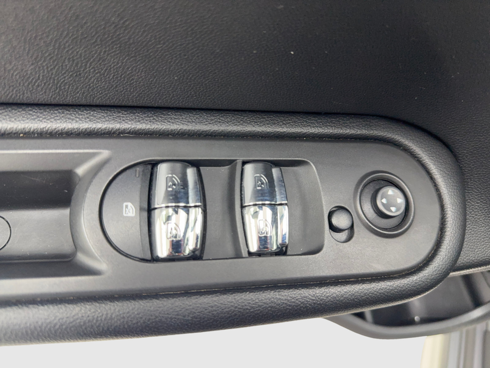Used 2017 MINI Cooper Countryman FWD image 29