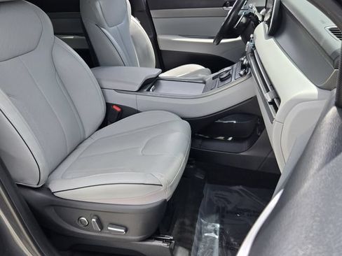 Used 2023 Hyundai Palisade SEL FWD image 16