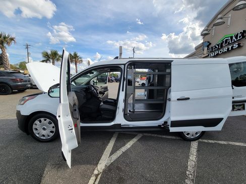 Used 2019 Ford Transit Connect XL image 18