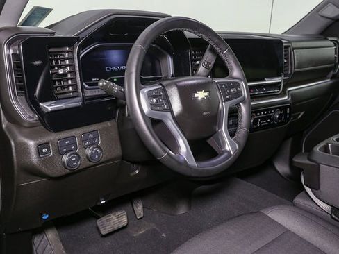 Used 2025 Chevrolet Silverado 1500 LT image 19