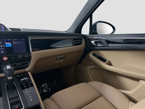 Certified 2026 Porsche Macan image 26