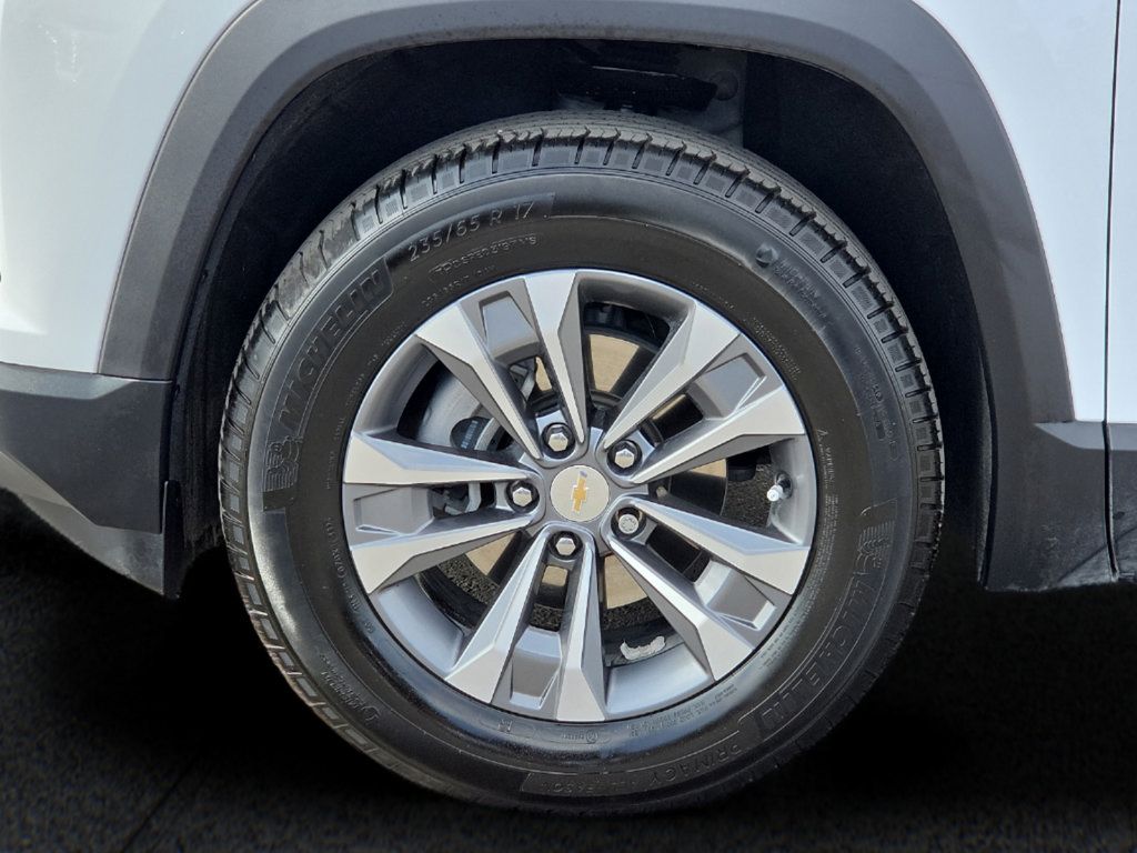 Used 2026 Chevrolet Equinox LT AWD/4WD image 8