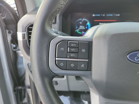 Used 2025 Ford F150 Lightning XLT AWD/4WD image 27