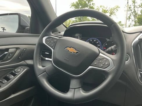 Used 2023 Chevrolet Traverse Premier FWD image 22