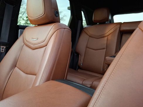 Used 2020 Cadillac XT5 Premium Luxury image 18