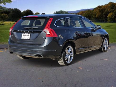 Used 2015 Volvo V60 T5 Premier Plus image 4