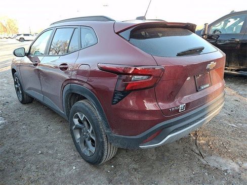 Certified 2025 Chevrolet Trax LT image 4