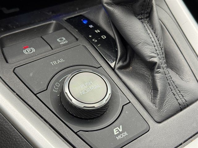 Used 2021 Toyota RAV4 XSE w/ XSE Grade Weather Package AWD/4WD image 14