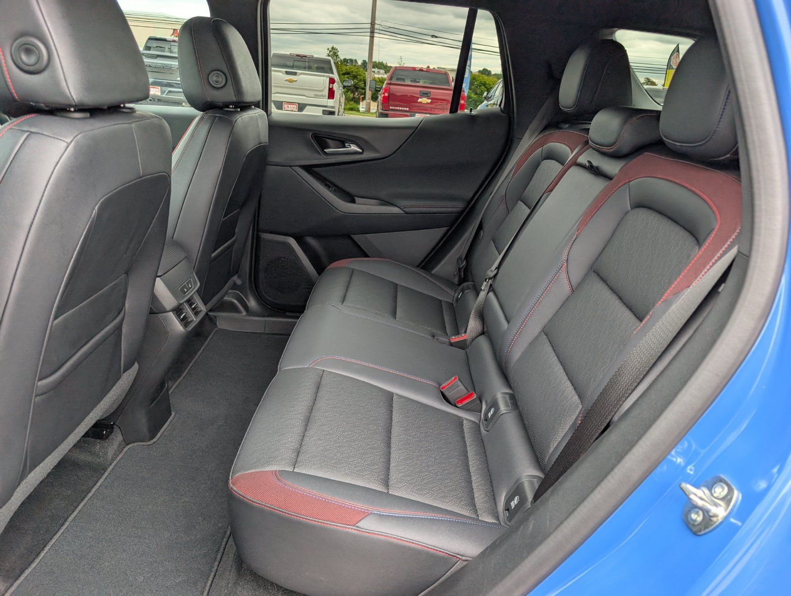 Used 2025 Chevrolet Equinox RS w/ Safety and Technology Package AWD/4WD image 16