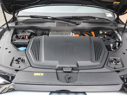 Certified 2024 Audi Q8 e-tron Premium Plus w/ Premium Plus Package image 29