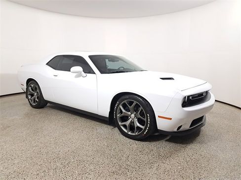 Used 2015 Dodge Challenger SXT Plus w/ Sound Group II image 4