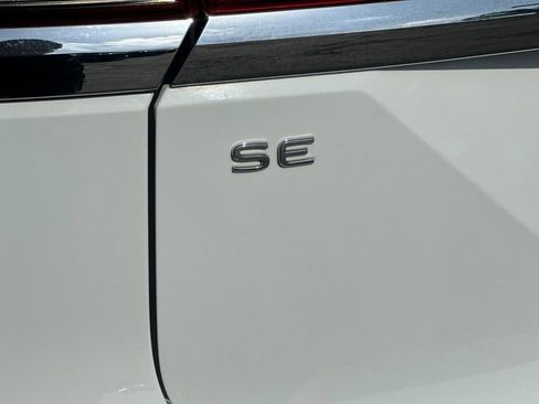 Used 2024 Volkswagen Atlas SE image 31