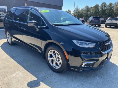 Certified 2024 Chrysler Pacifica Limited