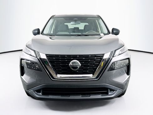 Used 2021 Nissan Rogue S FWD image 2