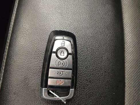 Used 2021 Ford Explorer Limited AWD/4WD image 32