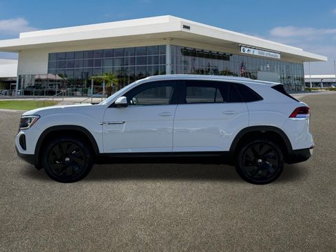 Used 2025 Volkswagen Atlas Cross Sport SE image 6