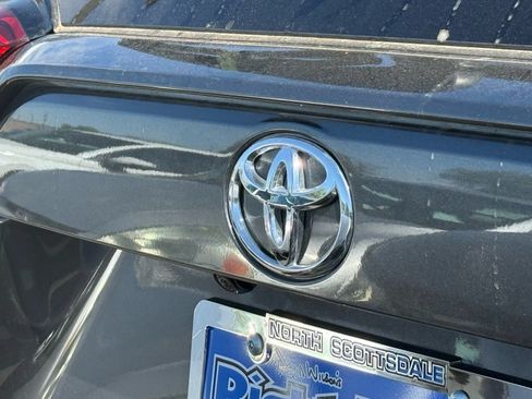 Used 2025 Toyota RAV4 XLE FWD image 10