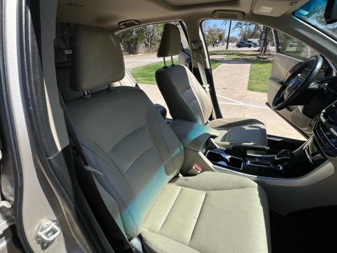 Used 2017 Honda Accord EX-L image 28