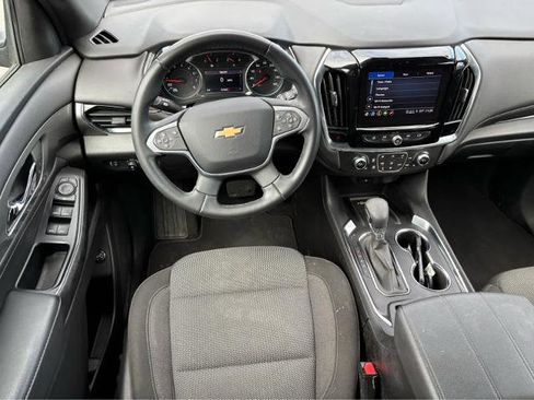 Used 2023 Chevrolet Traverse LT image 19