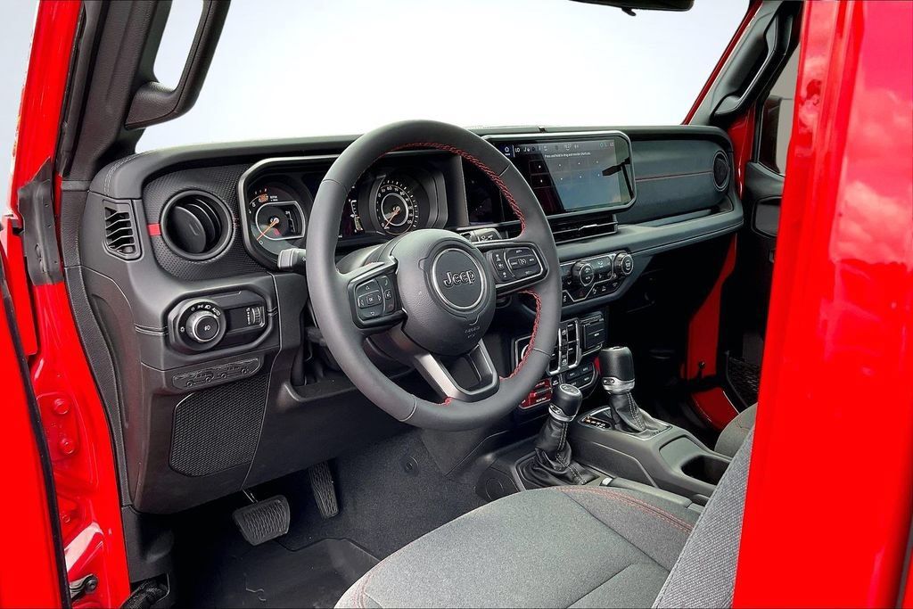 Used 2024 Jeep Wrangler Unlimited Rubicon w/ Safety Group AWD/4WD image 19