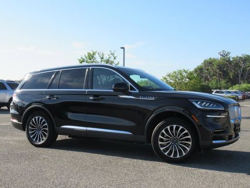 Used 2023 Lincoln Aviator Reserve w/ Equipment Group 201A image 2