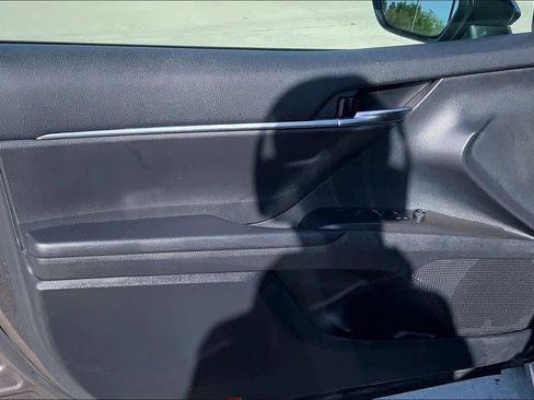 Used 2023 Toyota Camry SE image 21